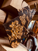 Load image into Gallery viewer, Floral LP Pyrography Pickguard
