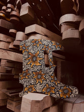 Load image into Gallery viewer, Hand-illustrated Floral Model-T Pickguard