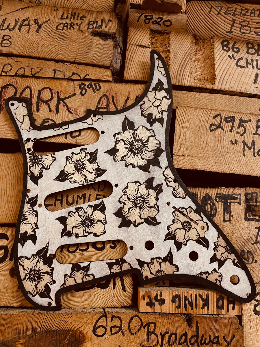 Strat Flower Pickguard I – Carmine Street Guitars